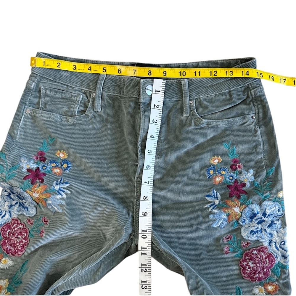 Free People x Driftwood Farrah
Embroidered Cord Flare Jeans Sz 28 - Picture 7 of 10